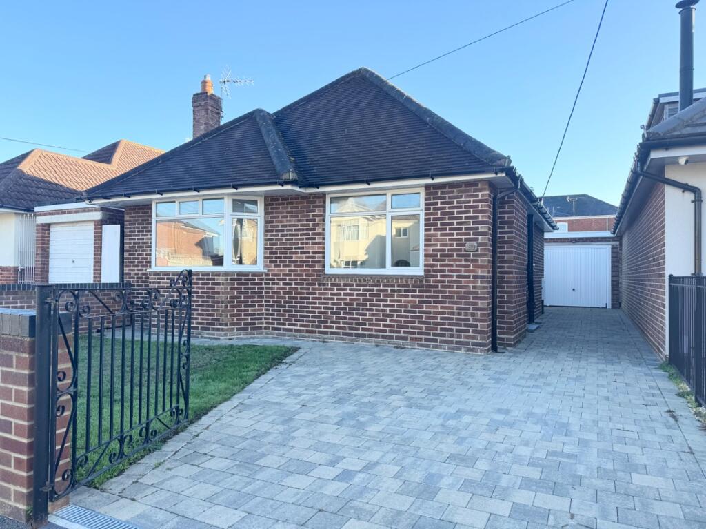 2 bed Bungalow for rent in Totton. From Easton Residential - Holbury 2 bed Bungalow for rent in Totton. From Easton Residential - Holbury