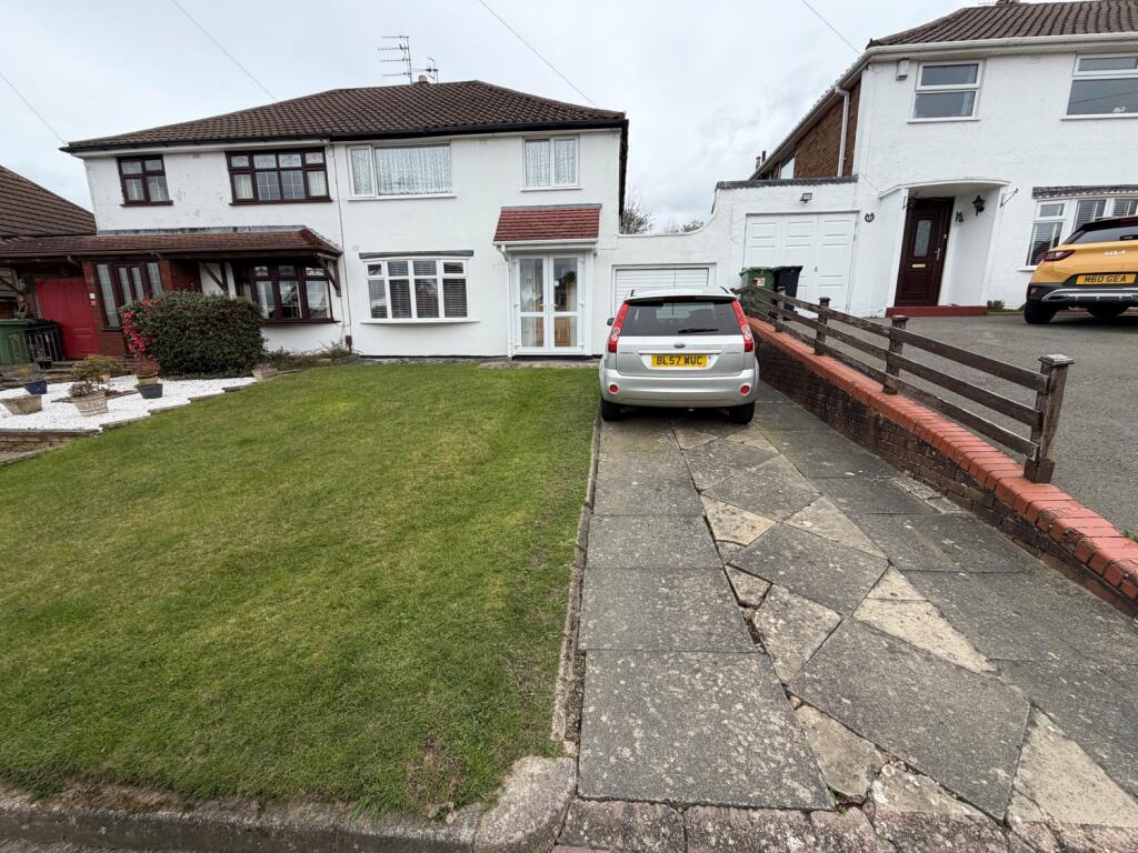 3 bed Semi Detached for rent in Halesowen. From Hicks Hadley - Halesowen 3 bed Semi Detached for rent in Halesowen. From Hicks Hadley - Halesowen