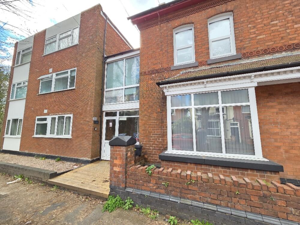 2 bed Mid Terraced House for rent in Halesowen. From Hicks Hadley - Halesowen