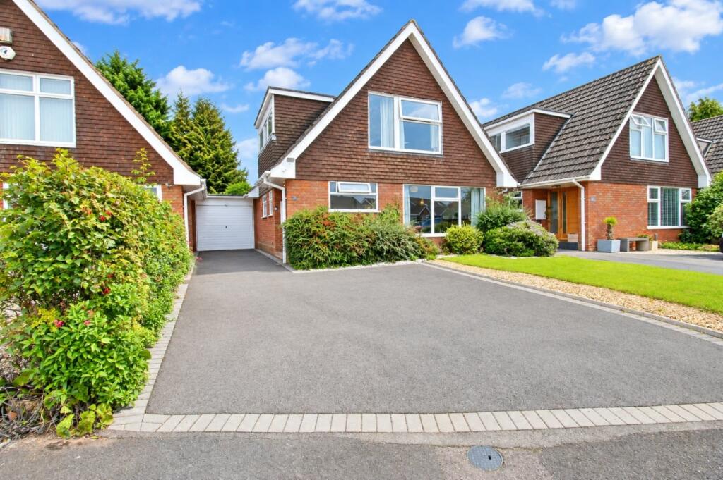 3 bed Link detached for rent in Hagley. From Hicks Hadley - Halesowen 3 bed Link detached for rent in Hagley. From Hicks Hadley - Halesowen