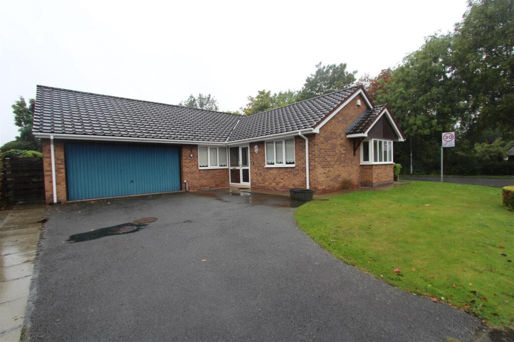 3 bed Detached bungalow for rent in Warrington. From Ridgeway Residential Estate Agent - Lymm