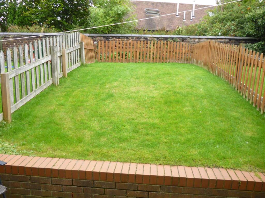 2 bed Mews for rent in Lymm. From Ridgeway Residential Estate Agent - Lymm