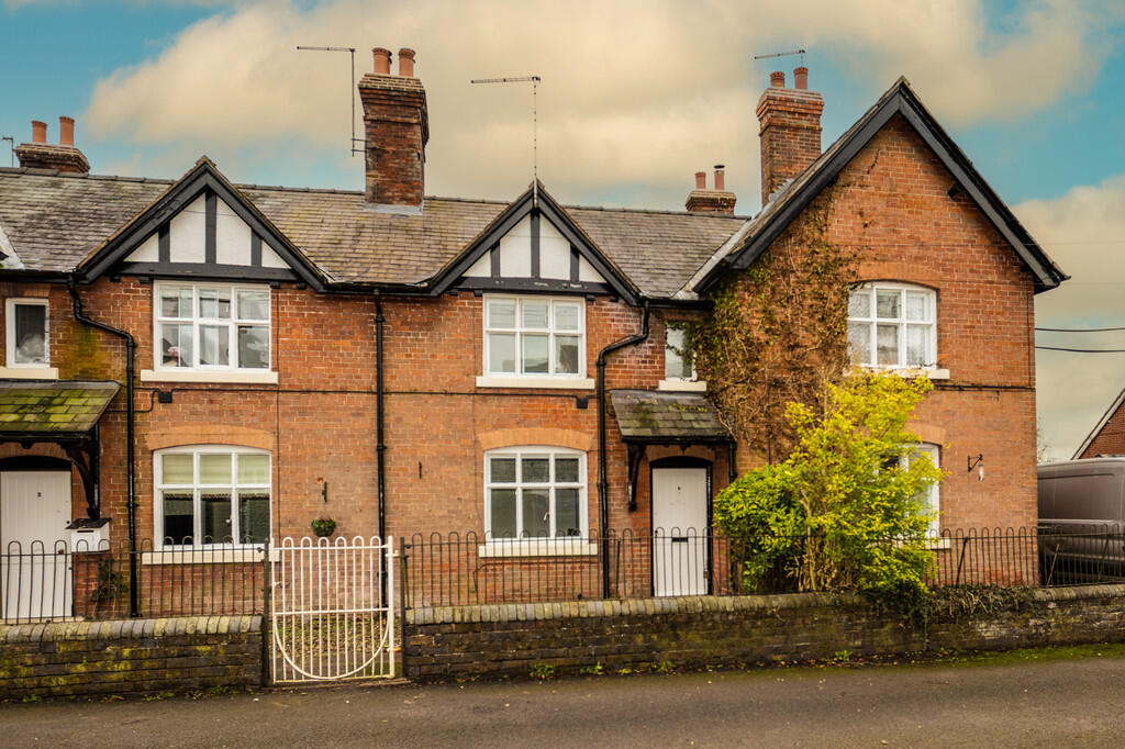 1 bed Mid Terraced House for rent in Whitchurch. From Barbers - Market Drayton