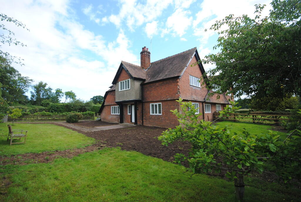 4 bed Semi Detached for rent in Market Drayton. From Barbers - Market Drayton