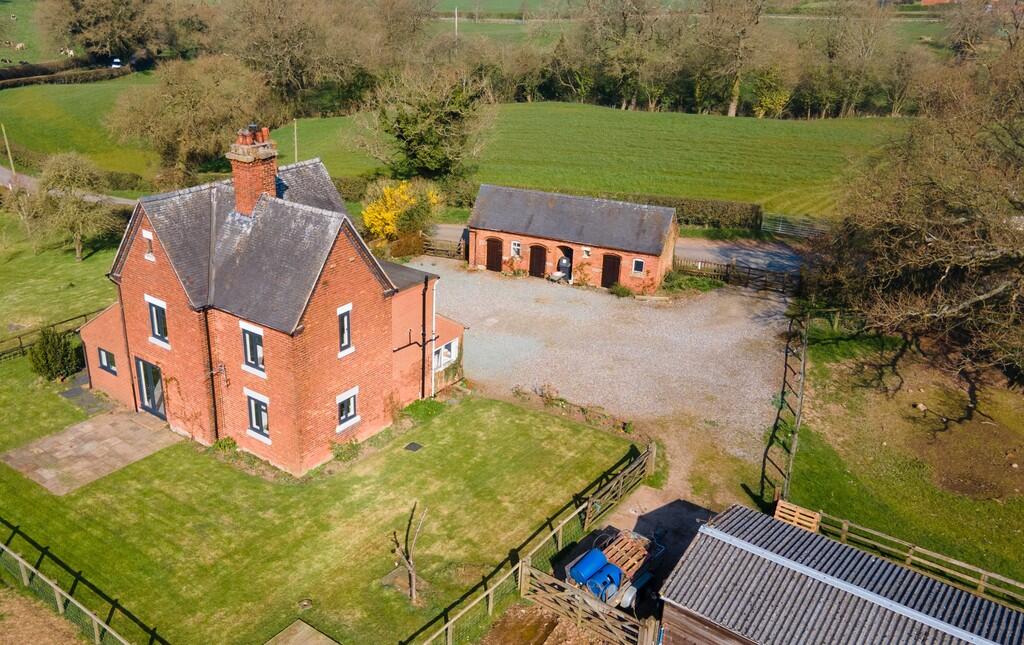 3 bed Farm House for rent in Market Drayton. From Barbers - Market Drayton