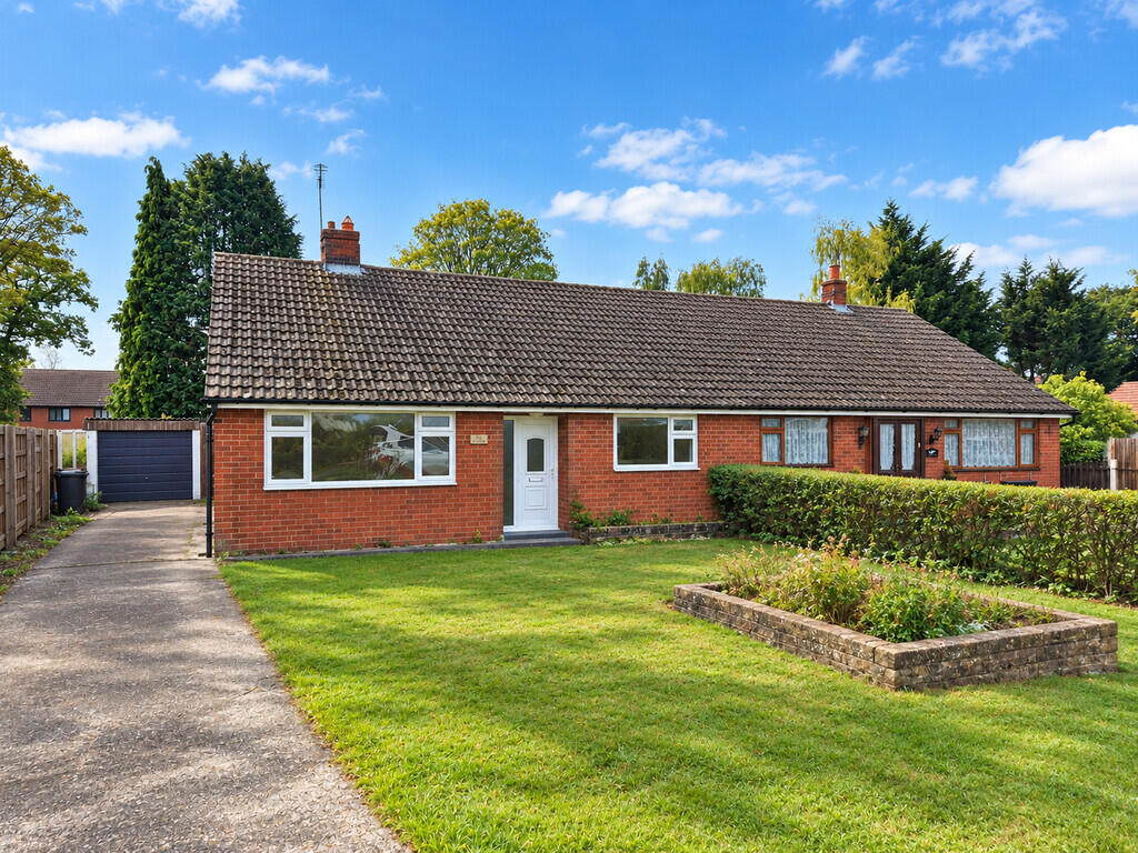 2 bed Detached bungalow for rent in Prees Higher Heath. From Barbers - Whitchurch 2 bed Detached bungalow for rent in Prees Higher Heath. From Barbers - Whitchurch