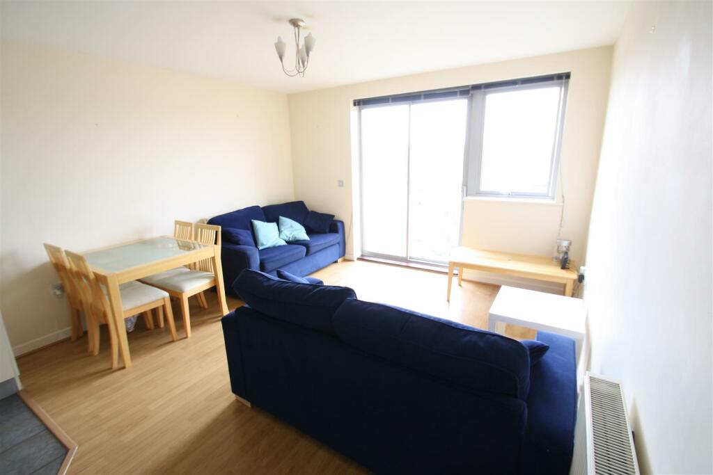 2 bed Flat for rent in Bow. From CityZEN - Lettings