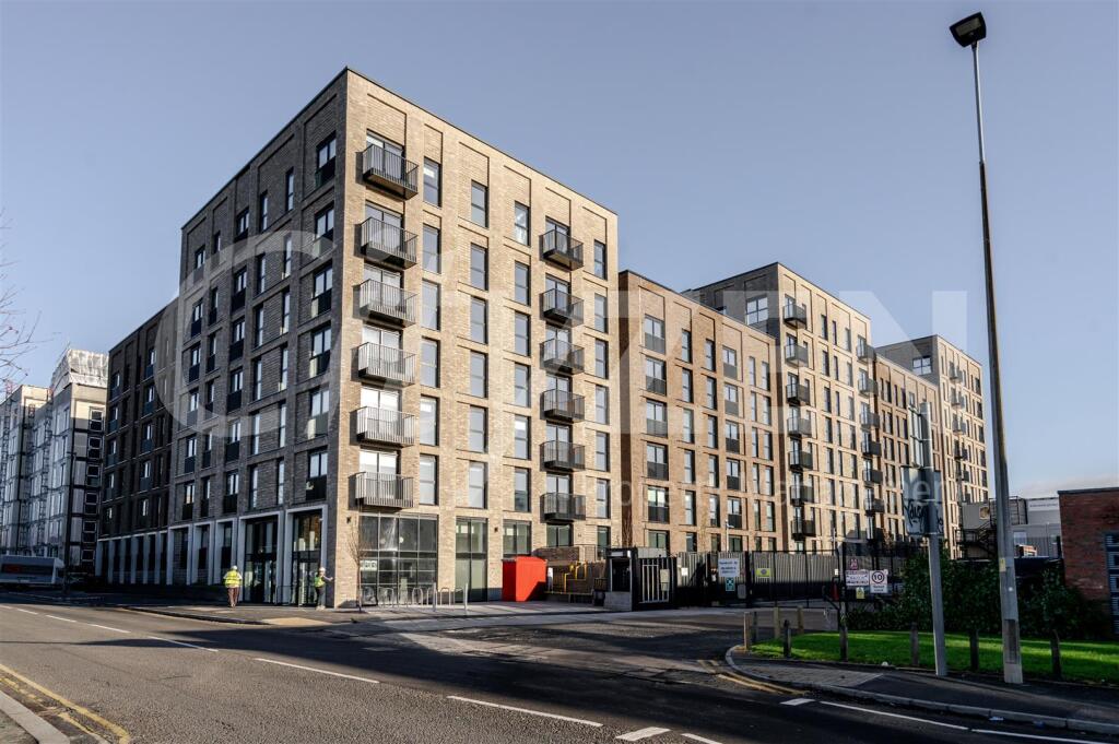 2 bed 1st Floor Flat for rent in Salford. From CityZEN - London