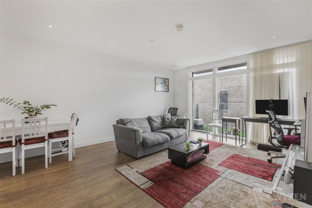 2 bed 1st Floor Flat for rent in London. From CityZEN - London