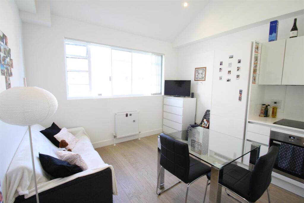 0 bed 1st Floor Flat for rent in London. From CityZEN - London