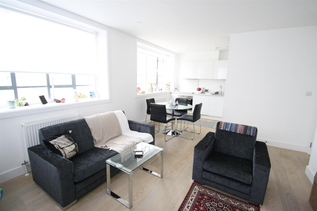 1 bed 1st Floor Flat for rent in London. From CityZEN - London