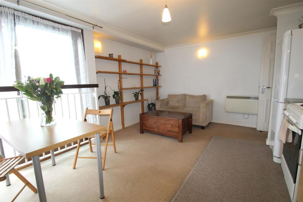 1 bed 1st Floor Flat for rent in Stepney. From CityZEN - London 1 bed 1st Floor Flat for rent in Stepney. From CityZEN - London