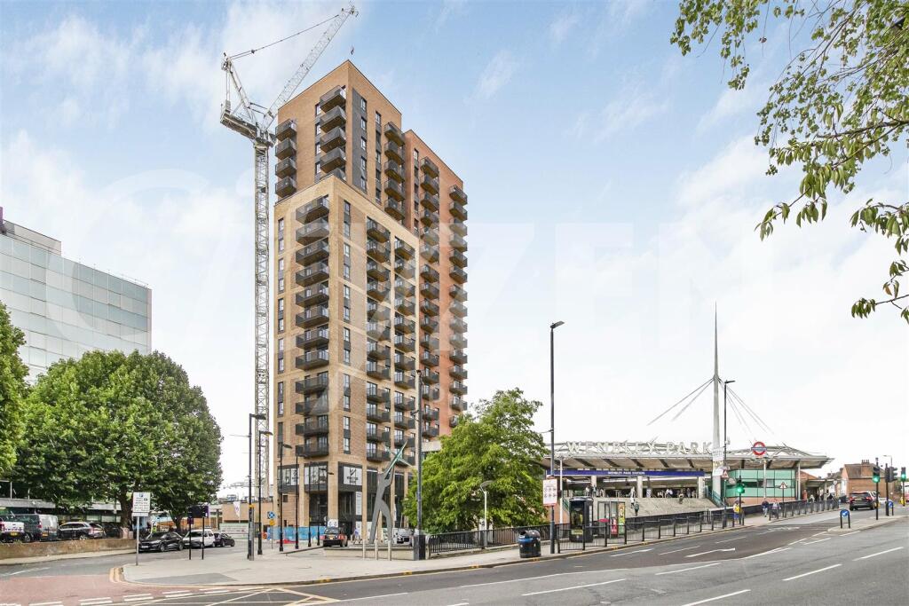 1 bed 1st Floor Flat for rent in London. From CityZEN - London