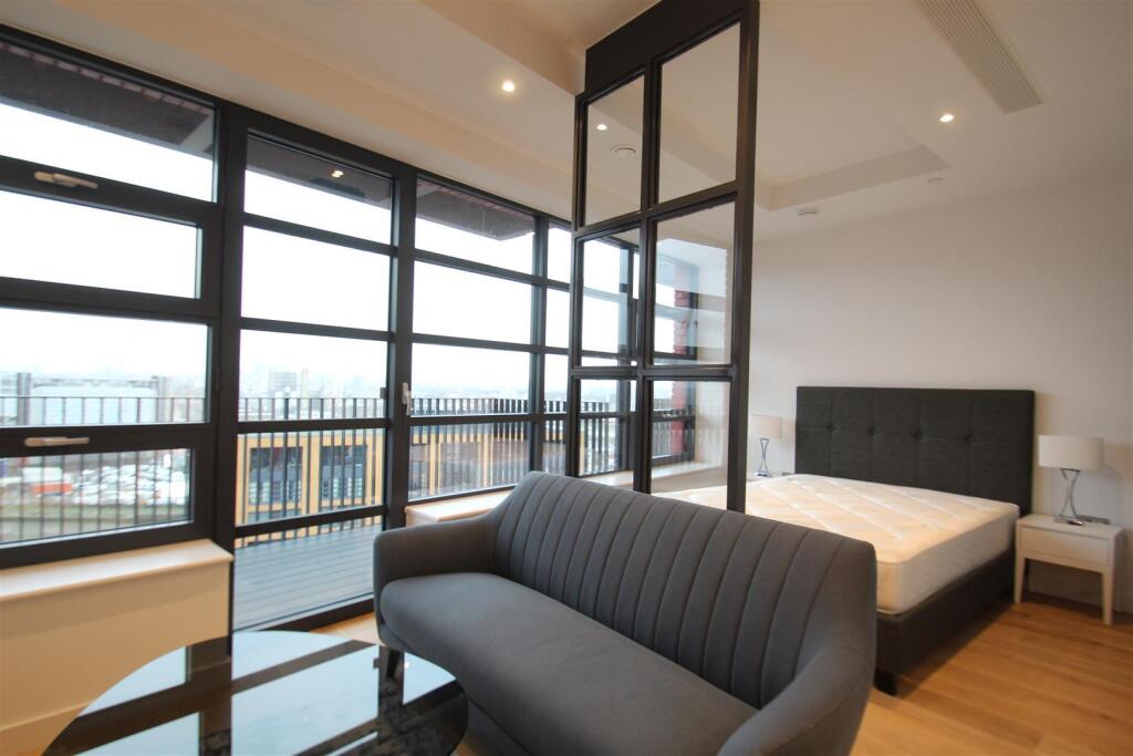 4 bed 1st Floor Flat for rent in Poplar. From CityZEN - London 4 bed 1st Floor Flat for rent in Poplar. From CityZEN - London
