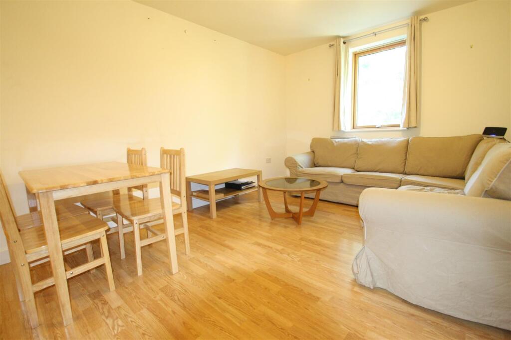 2 bed 1st Floor Flat for rent in Bethnal Green. From CityZEN - London