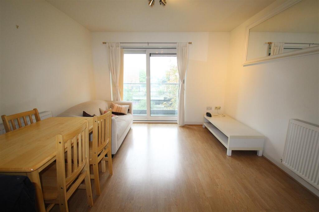 2 bed 1st Floor Flat for rent in Poplar. From CityZEN - London