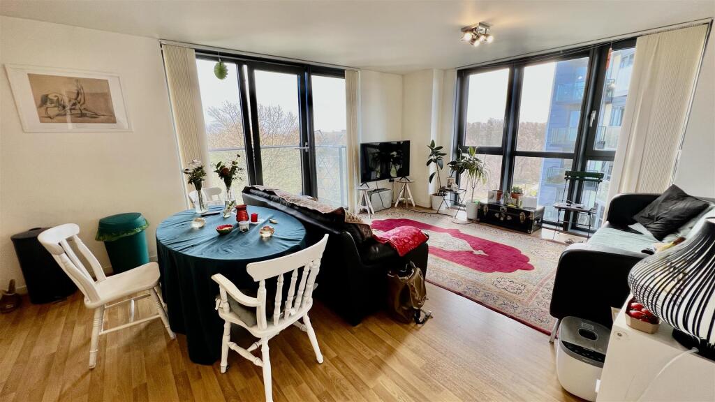 2 bed 1st Floor Flat for rent in Bow. From CityZEN - London