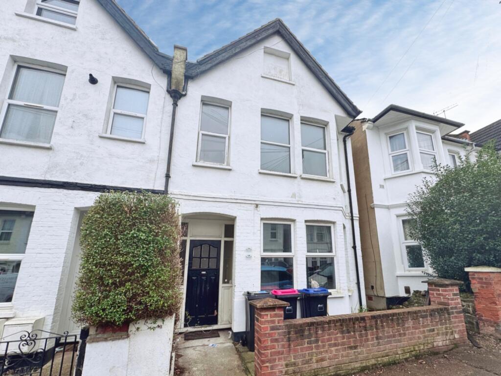 1 bed House (unspecified) for rent in Southend-on-Sea. From Appointmoor Estates - Westcliff-On-Sea