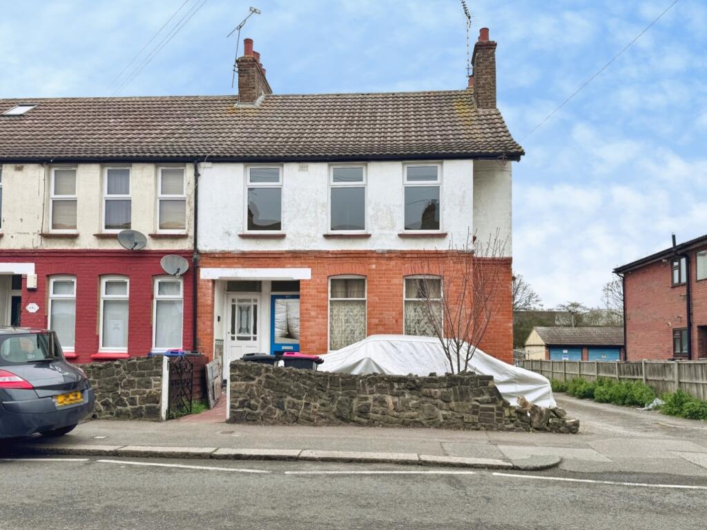 2 bed 1st Floor Flat for rent in Southend-on-Sea. From Appointmoor Estates - Westcliff-On-Sea