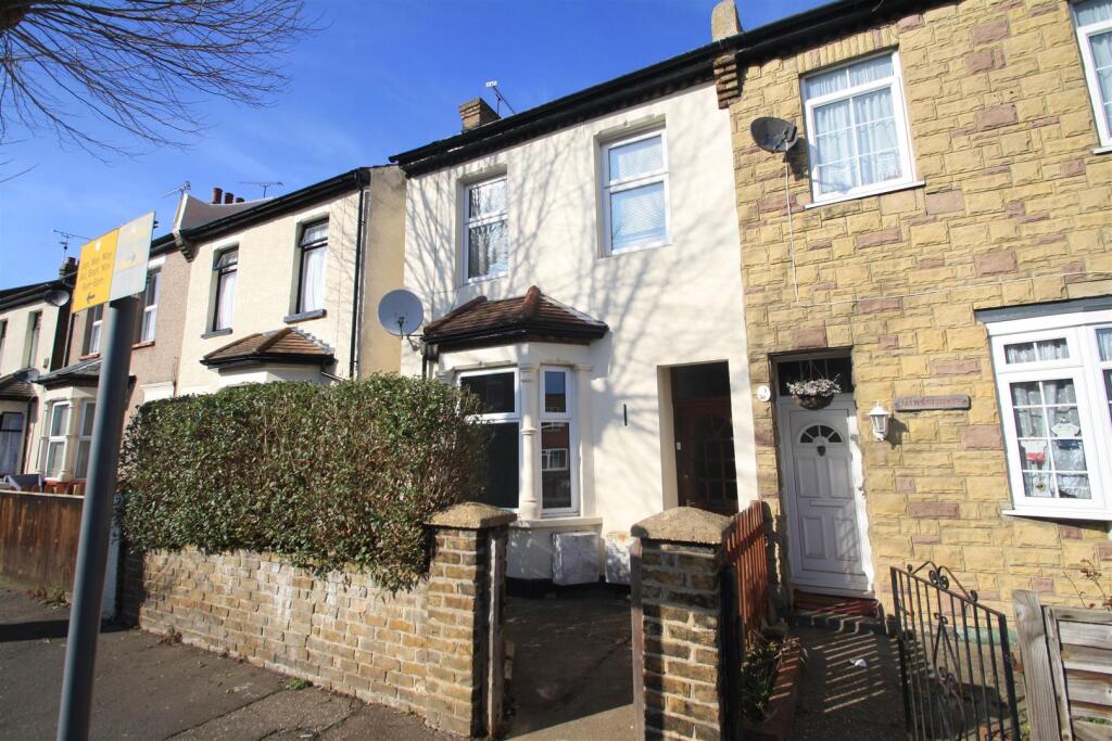 1 bed 1st Floor Flat for rent in Southend-on-Sea. From Appointmoor Estates - Westcliff-On-Sea