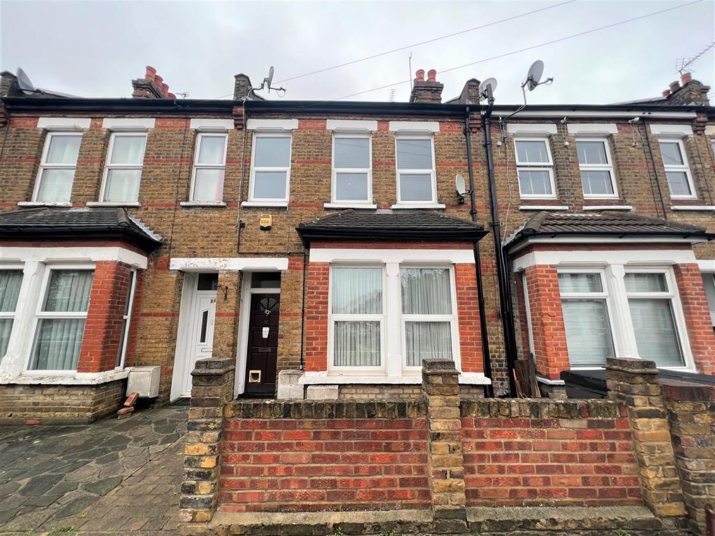 2 bed 1st Floor Flat for rent in Southend-on-Sea. From Appointmoor Estates - Westcliff-On-Sea