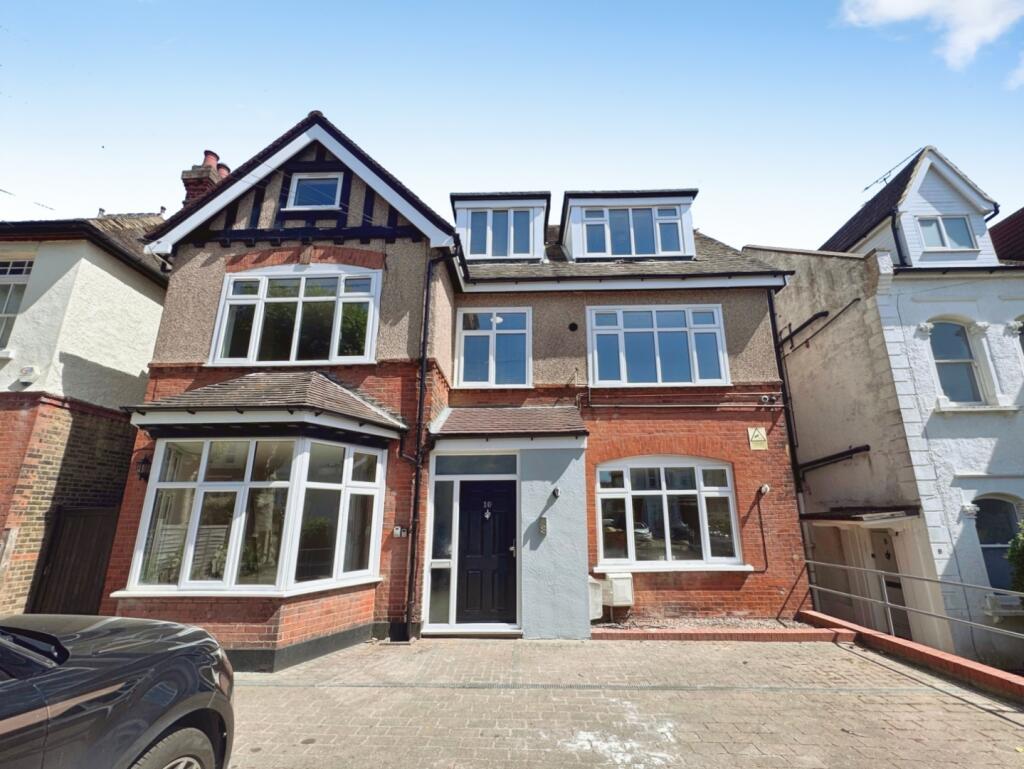 2 bed House (unspecified) for rent in Southend-on-Sea. From Appointmoor Estates - Westcliff-On-Sea