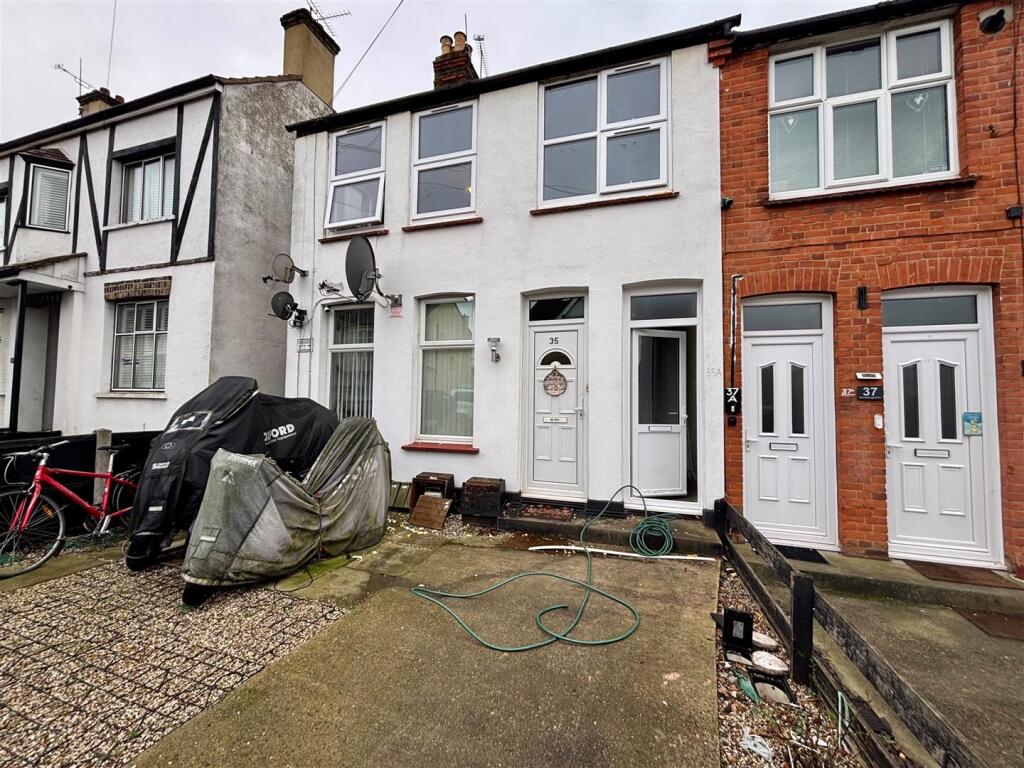 2 bed 1st Floor Flat for rent in Southend-on-Sea. From Appointmoor Estates - Westcliff-On-Sea