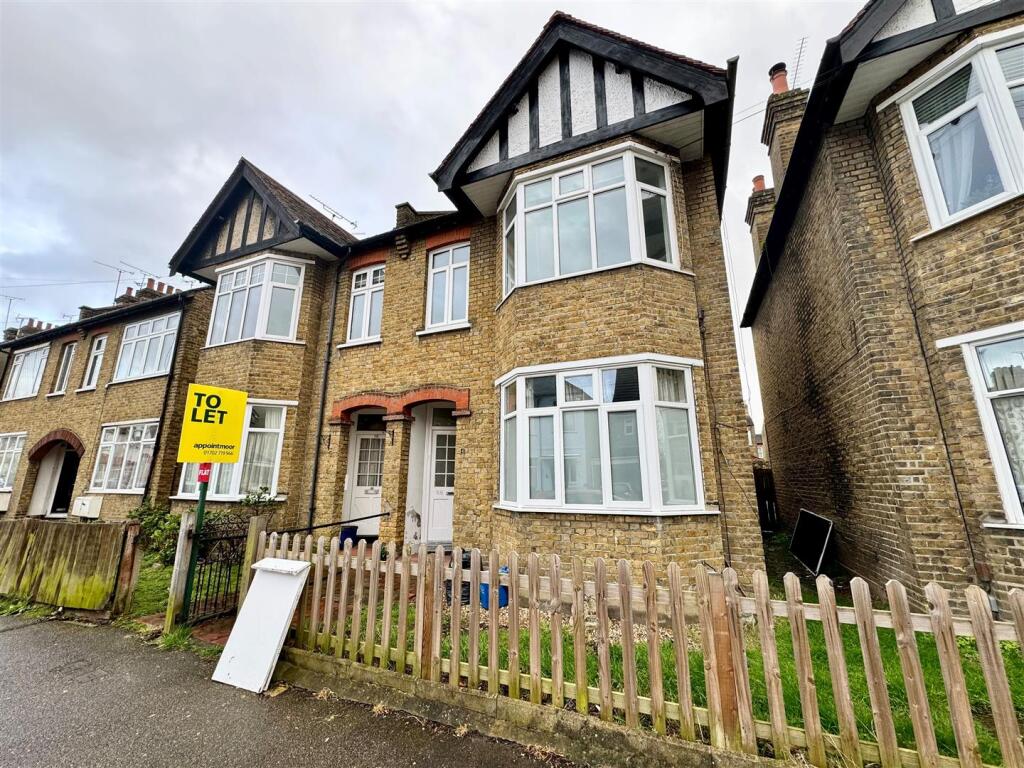 2 bed 1st Floor Flat for rent in Southend-on-Sea. From Appointmoor Estates - Westcliff-On-Sea 2 bed 1st Floor Flat for rent in Southend-on-Sea. From Appointmoor Estates - Westcliff-On-Sea