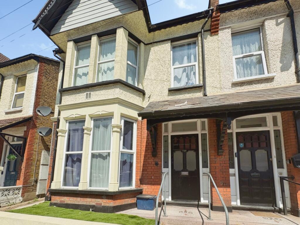 2 bed House (unspecified) for rent in Southend-on-Sea. From Appointmoor Estates - Westcliff-On-Sea 2 bed House (unspecified) for rent in Southend-on-Sea. From Appointmoor Estates - Westcliff-On-Sea