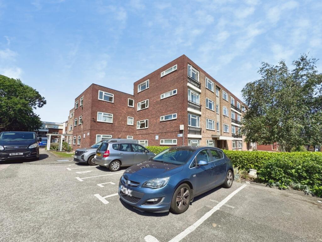 2 bed Apartment for rent in Hadleigh. From Appointmoor Estates - Westcliff-On-Sea 2 bed Apartment for rent in Hadleigh. From Appointmoor Estates - Westcliff-On-Sea