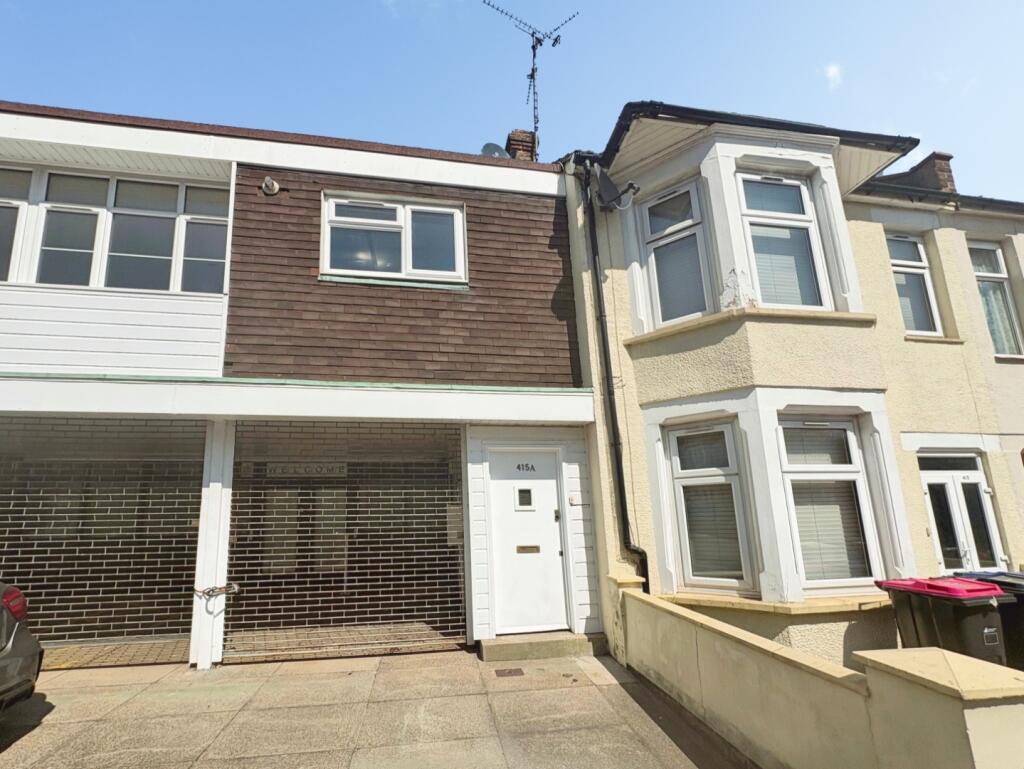 2 bed 1st Floor Flat for rent in Southend-on-Sea. From Appointmoor Estates - Westcliff-On-Sea