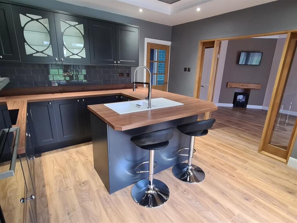 2 bed Detached bungalow for rent in Mexborough. From Churchills Estate Agents - Mexborough