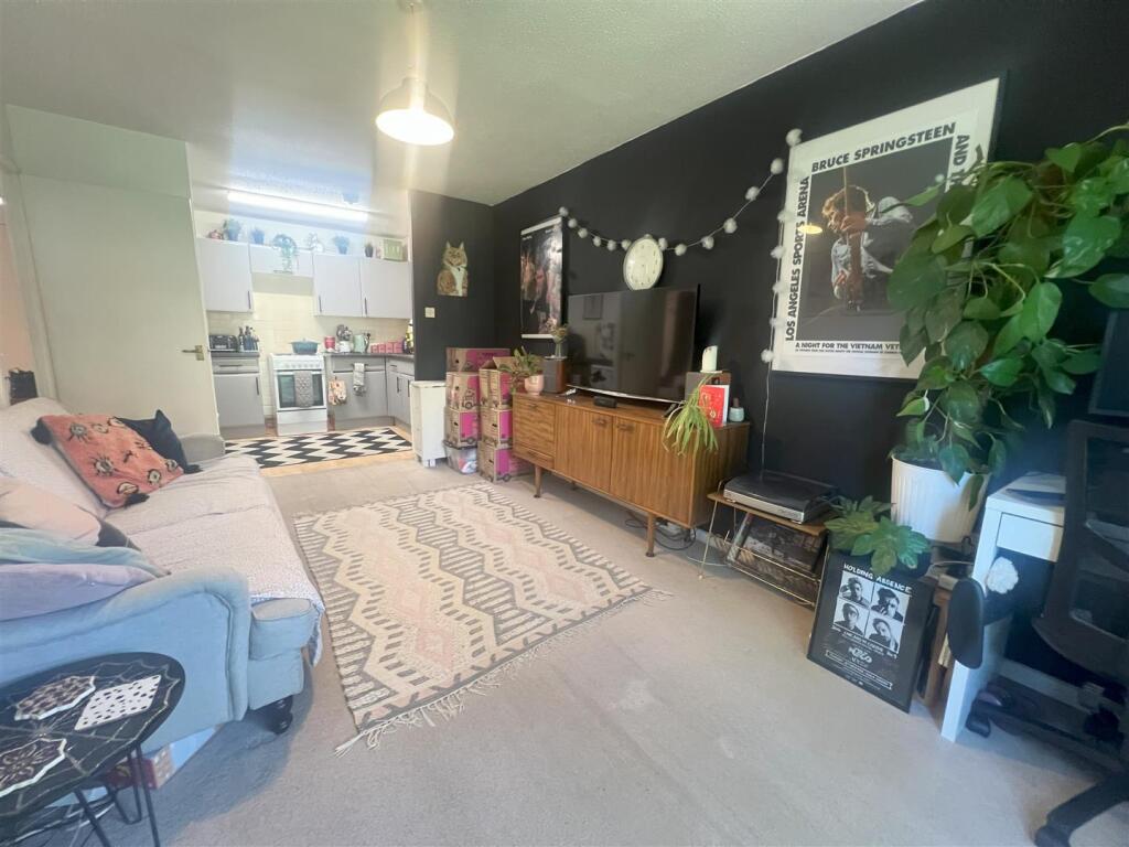 1 bed Apartment for rent in Fen Ditton. From Embassy Lettings & Management Limited - Cambridge
