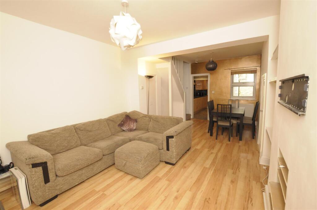 3 bed Mid Terraced House for rent in Cambridge. From Embassy Lettings & Management Limited - Cambridge 3 bed Mid Terraced House for rent in Cambridge. From Embassy Lettings & Management Limited - Cambridge
