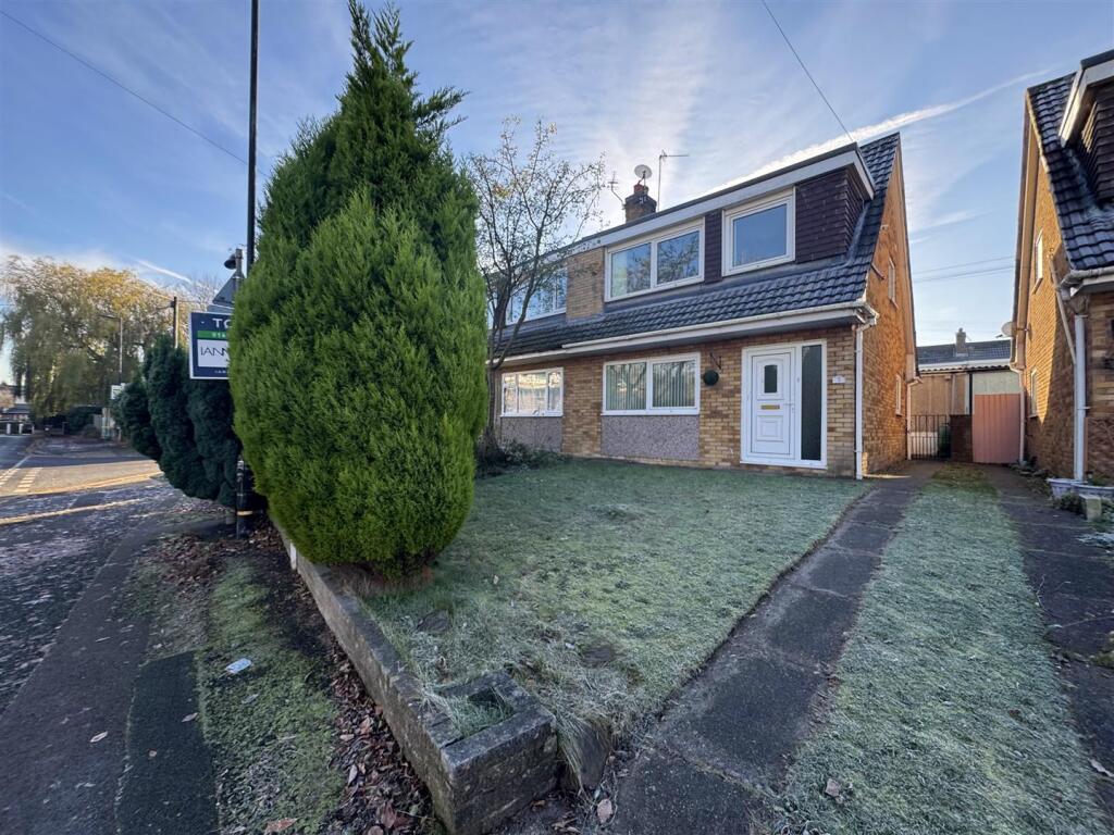 3 bed Semi Detached for rent in Altrincham. From Ian Macklin - Hale