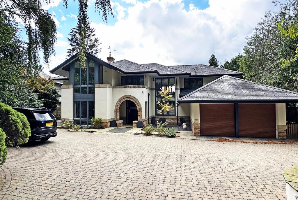 5 bed Detached for rent in Hale. From Ian Macklin - Hale