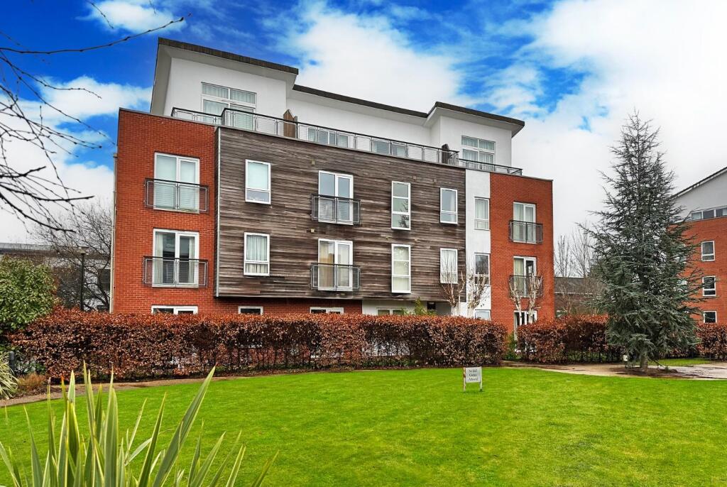 2 bed Apartment for rent in Altrincham. From Ian Macklin - Hale
