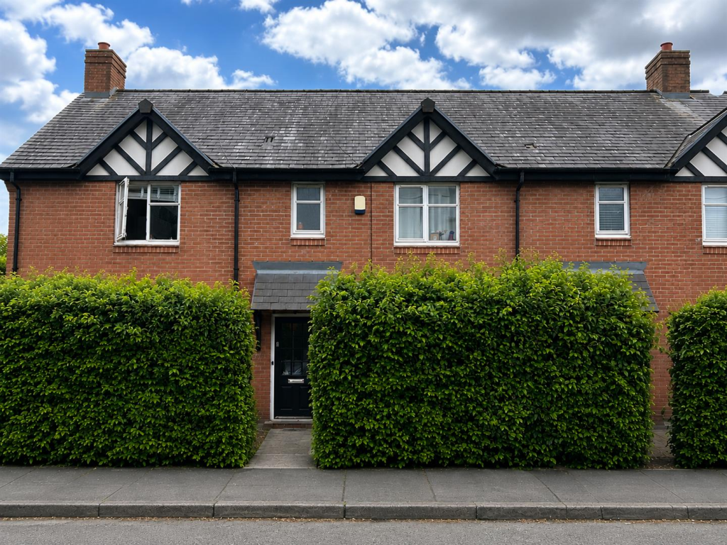 3 bed Mid Terraced House for rent in Altrincham. From Ian Macklin - Hale 3 bed Mid Terraced House for rent in Altrincham. From Ian Macklin - Hale