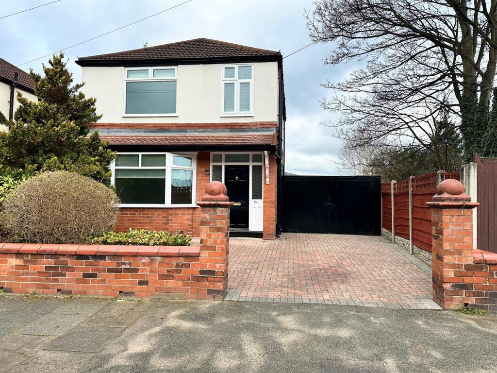 3 bed Detached for rent in Altrincham. From Ian Macklin - Hale