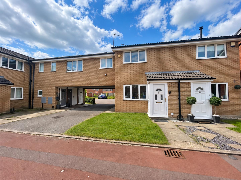 2 bed Mews for rent in Altrincham. From Ian Macklin - Hale 2 bed Mews for rent in Altrincham. From Ian Macklin - Hale