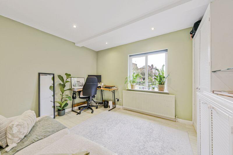 1 bed 1st Floor Flat for rent in Fulham. From Tate Residential Ltd - London