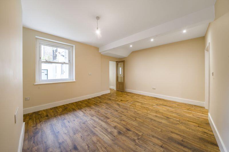 1 bed 1st Floor Flat for rent in Battersea. From Tate Residential Ltd - London