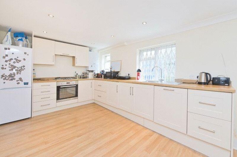 3 bed Mid Terraced House for rent in Battersea. From Tate Residential Ltd - London