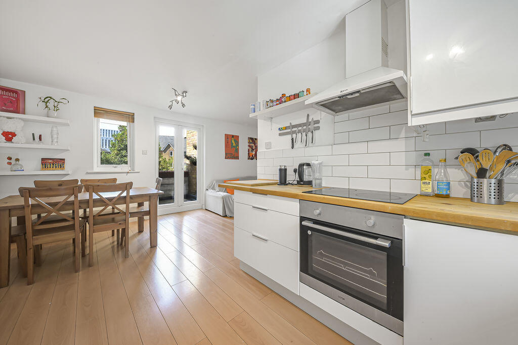 2 bed 1st Floor Flat for rent in Clapham. From Tate Residential Ltd - London