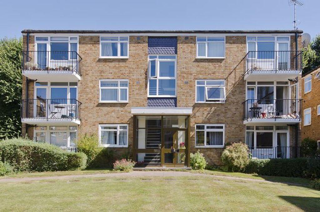 2 bed 1st Floor Flat for rent in Clapham. From Tate Residential Ltd - London 2 bed 1st Floor Flat for rent in Clapham. From Tate Residential Ltd - London