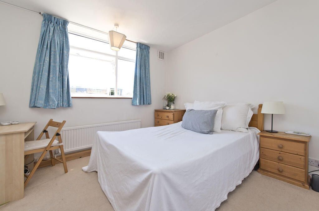 2 bed Detached for rent in London. From Tate Residential Ltd - London