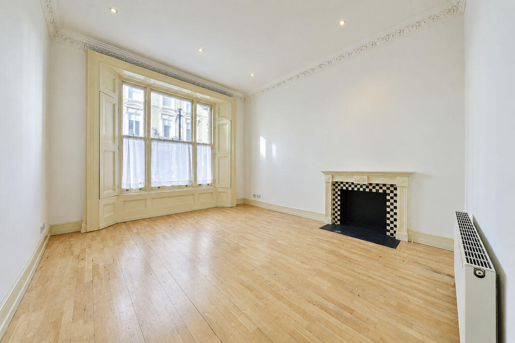 2 bed Detached for rent in London. From Tate Residential Ltd - London