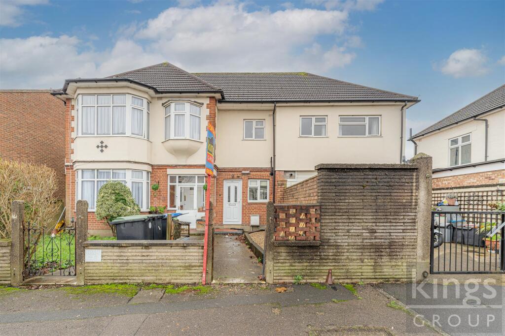 3 bed Annexe for rent in Crews Hill. From Kings Group - Enfield Town