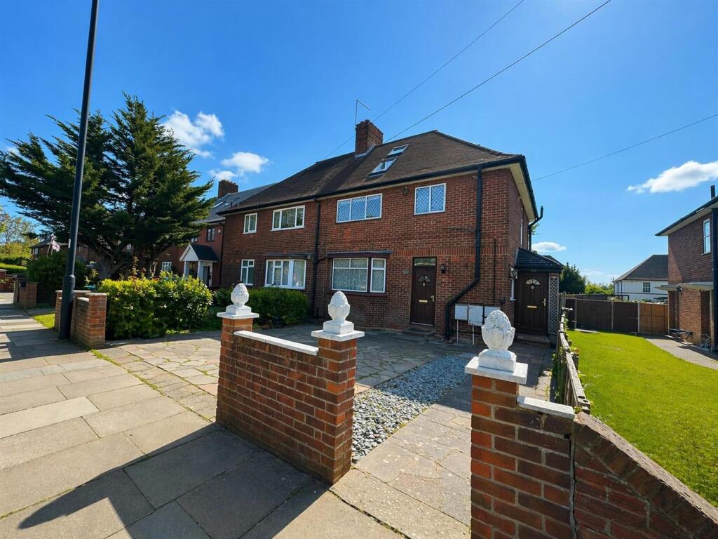 2 bed Annexe for rent in London. From Kings Group - Enfield Town