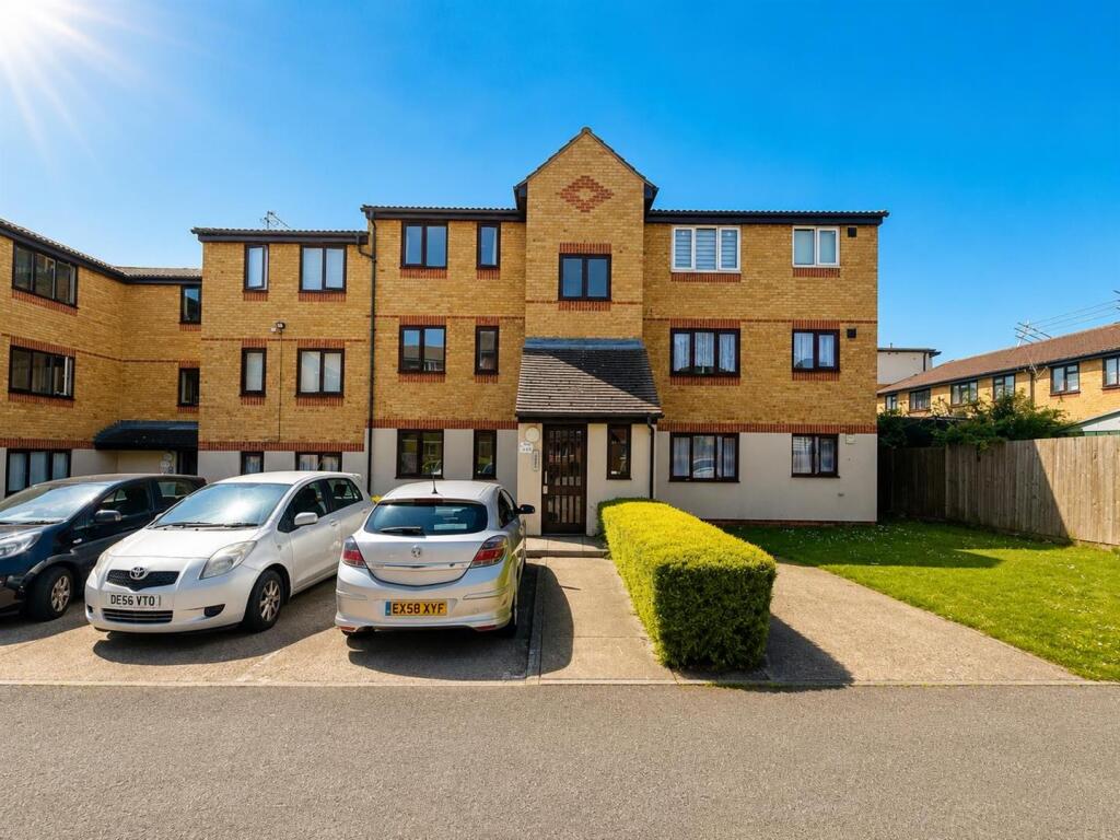 1 bed 1st Floor Flat for rent in Waltham Cross. From Kings Group - Enfield Town
